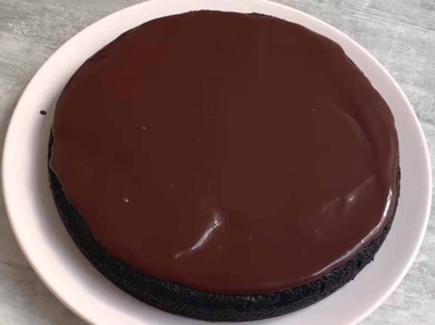 oreo cake with cream